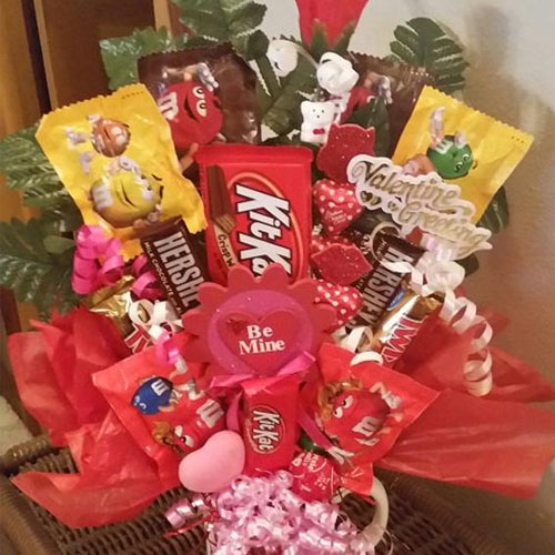 Florista Online - Flowers, cakes and Gifts Delivery Philippines. | Flower Delivery Philippines. Florista Online is the First to offer Online Flower, Cake and Gift Delivery Service using Mobile Application in the Philippines. Order gifts, send flowers on any of your special celebrations by just using a single app, our service is just one click away. Our goal is to make sending flower and gifts faster, convenient and easier at a very affordable and reasonable price.