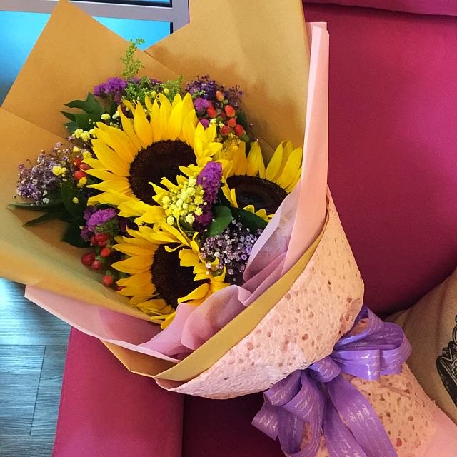 Florista Online - Flowers, cakes and Gifts Delivery Philippines. | Flower Delivery Philippines. Florista Online is the First to offer Online Flower, Cake and Gift Delivery Service using Mobile Application in the Philippines. Order gifts, send flowers on any of your special celebrations by just using a single app, our service is just one click away. Our goal is to make sending flower and gifts faster, convenient and easier at a very affordable and reasonable price.